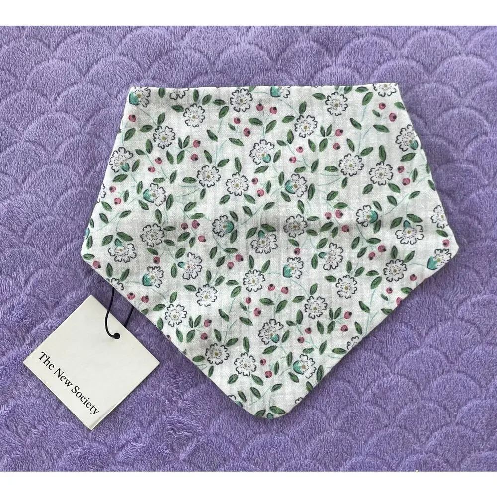 We Are the New Society Organic Cotton Floral Bandanna Baby Bib *bnwt!!*